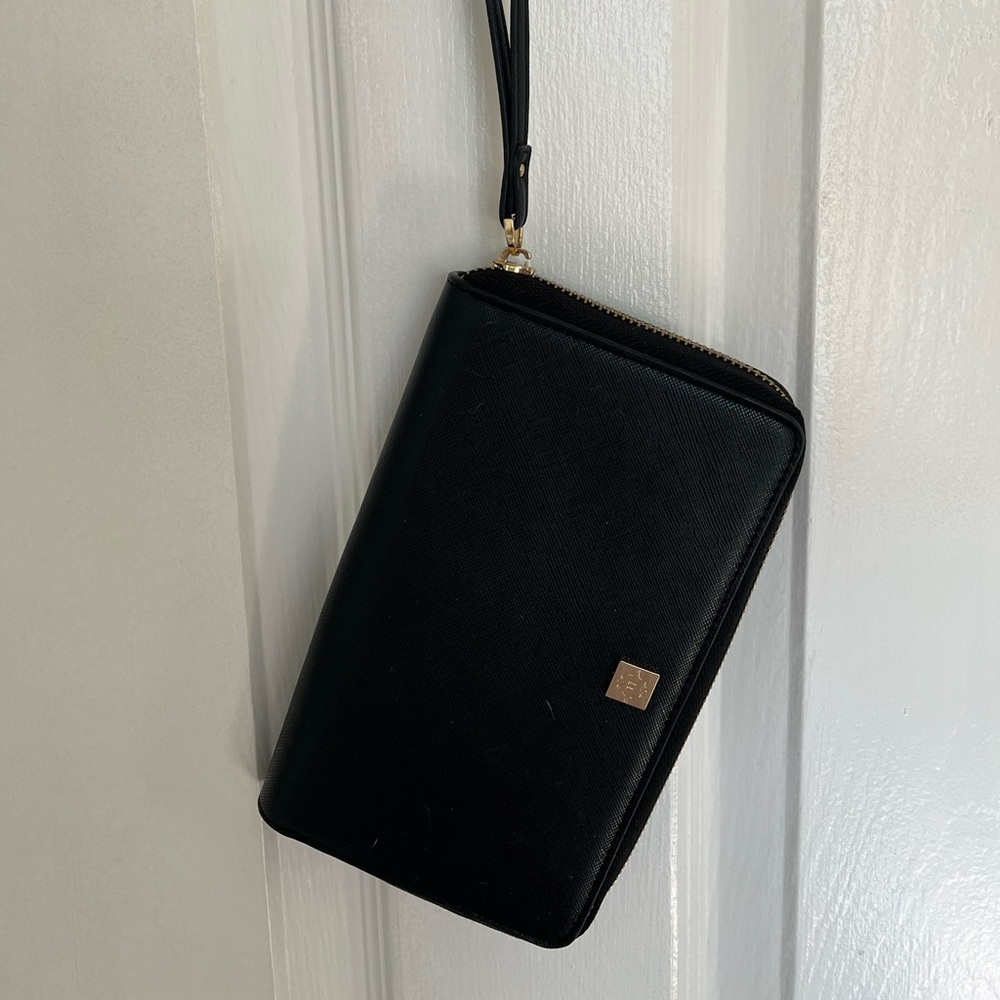 Wallet wristlet